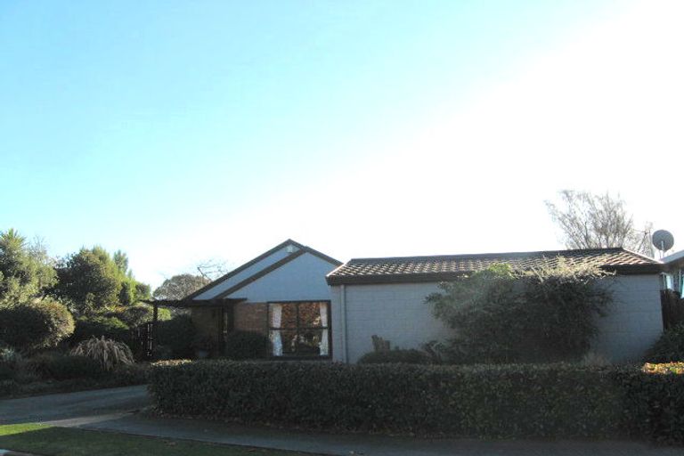 Photo of property in 33 Wiremu Street, Redwood, Christchurch, 8051