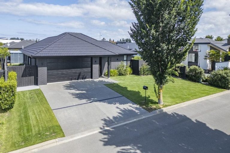Photo of property in 14 Awarua Road, Pegasus, 7612