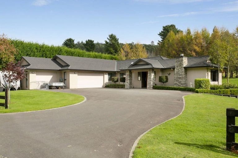 Photo of property in 19 Maple Grove, Acacia Bay, Taupo, 3385