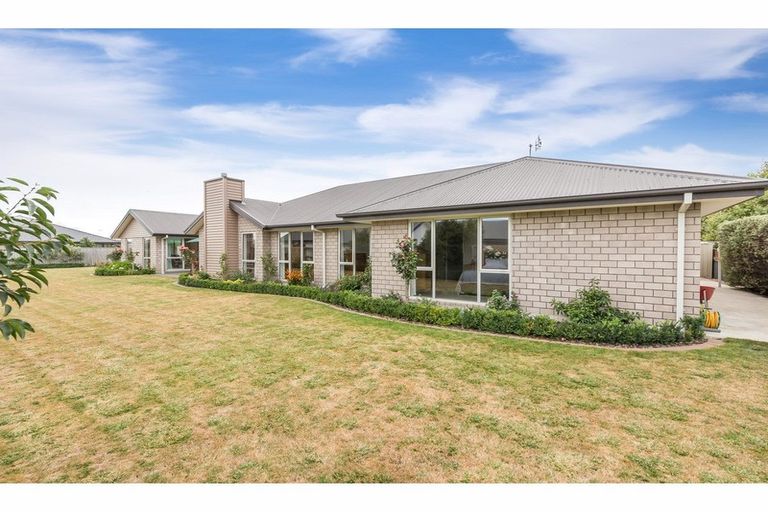 Photo of property in 18 Mcdermott Place, Halswell, Christchurch, 8025