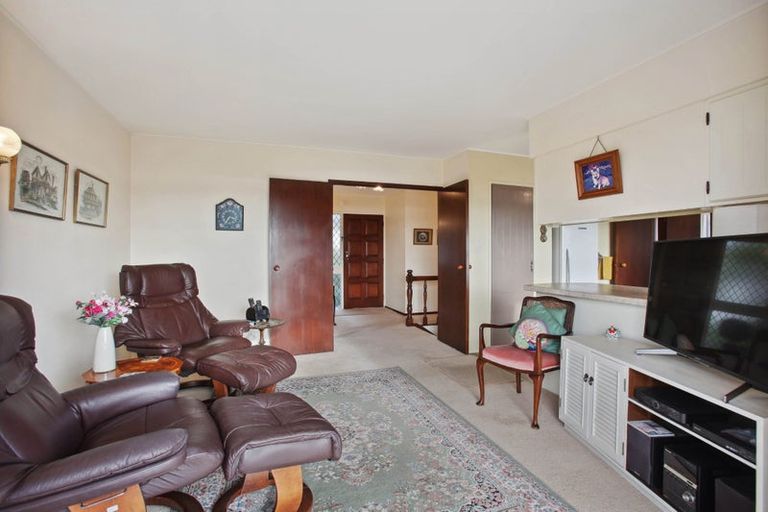 Photo of property in 5 Essington Place, Half Moon Bay, Auckland, 2012