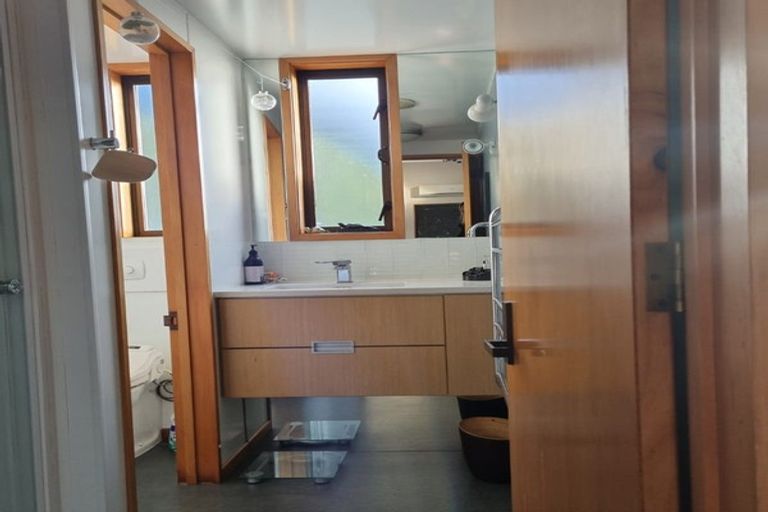 Photo of property in 100 Beachville Road, Redcliffs, Christchurch, 8081