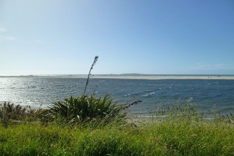 Photo of property in 46 Johnston Crescent, Haast, 7886