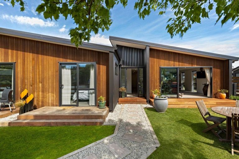 Photo of property in 2 Mulbury Way, Lower Shotover, Queenstown, 9304