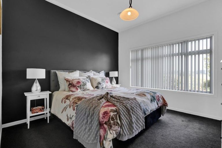 Photo of property in 2 Snell Road, Tikorangi, Waitara, 4383