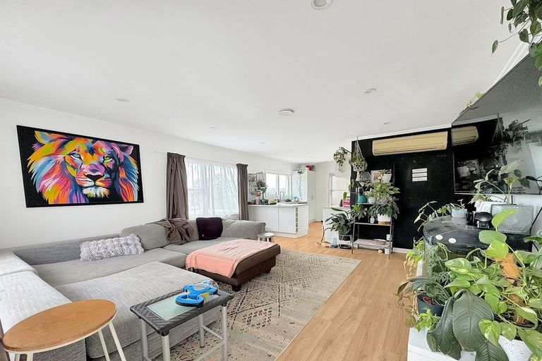Photo of property in 2/1 Broadview Place, Howick, Auckland, 2014