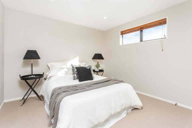 Photo of property in 6a Sawyers Arms Road, Northcote, Christchurch, 8052