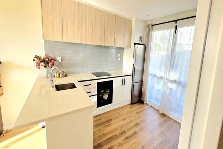 Photo of property in 7c Colin Chester Drive, Silverdale, 0932