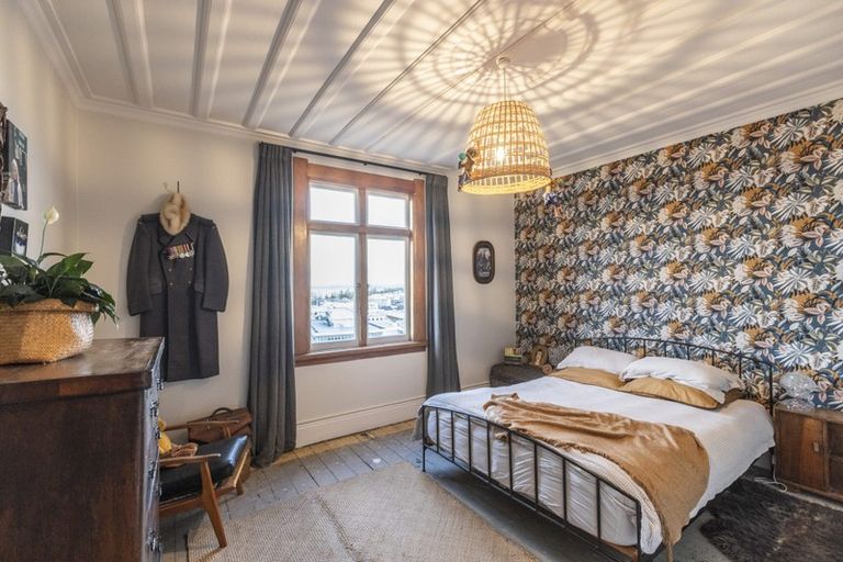 Photo of property in 16 Brewster Street, Bluff Hill, Napier, 4110