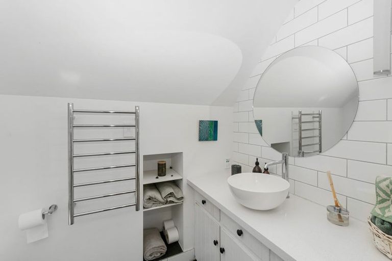 Photo of property in 74 Scenic Drive, Titirangi, Auckland, 0604