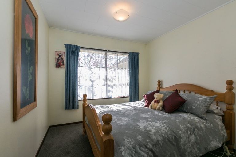 Photo of property in 12 Kaweka Place, Havelock North, 4130