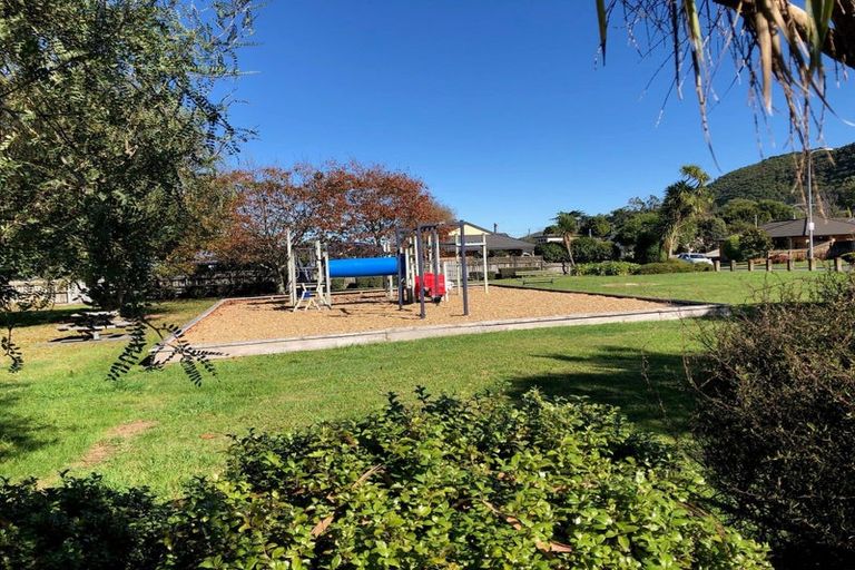 Photo of property in 10 Mary Huse Grove, Manor Park, Lower Hutt, 5019