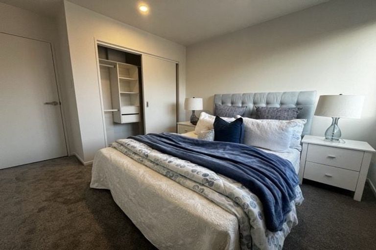 Photo of property in 2/4 Serjeant Street, Henderson, Auckland, 0612