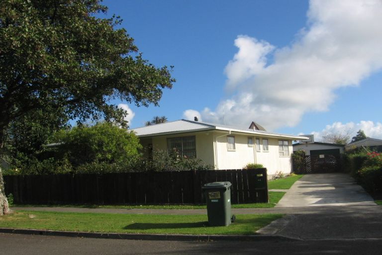 Photo of property in 14 Robinson Crescent, Westbrook, Palmerston North, 4412