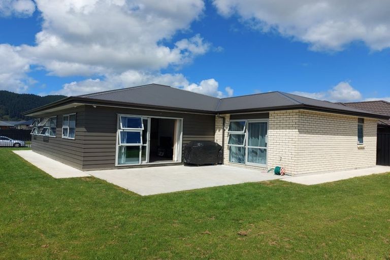 Photo of property in 32 Gilruth Road, Wallaceville, Upper Hutt, 5018