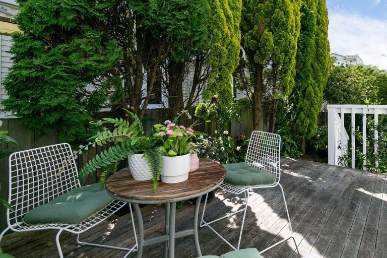 Photo of property in 12b Hobson Street, Thorndon, Wellington, 6011