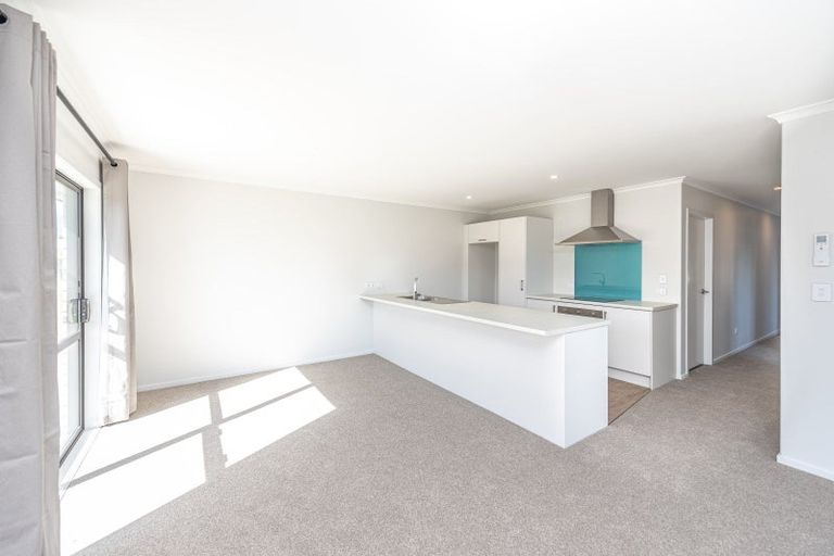 Photo of property in 6 Cross Street, Castlecliff, Whanganui, 4501