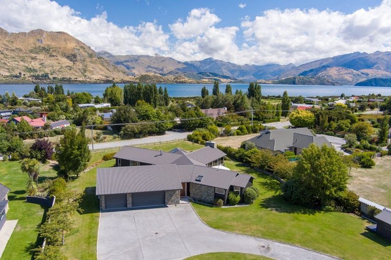 Photo of property in 10 The Terraces, Wanaka, 9305