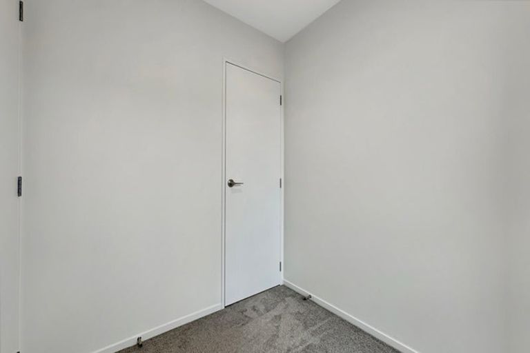 Photo of property in 140 Tiriwa Drive, Massey, Auckland, 0614