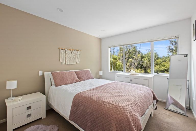 Photo of property in 8/22 Northcross Drive, Oteha, Auckland, 0632