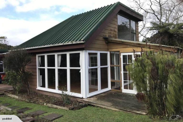 Photo of property in 89 Grassmere Road, Henderson Valley, Auckland, 0612