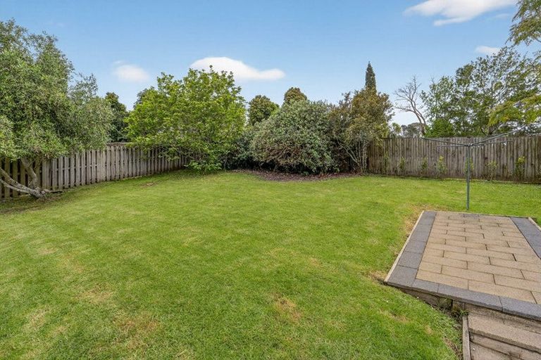 Photo of property in 17 Topliss Drive, Northcross, Auckland, 0632
