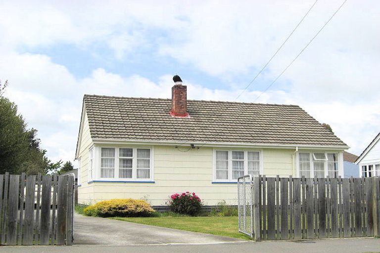 Photo of property in 143 Aorangi Road, Bryndwr, Christchurch, 8053