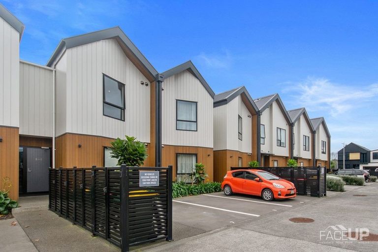 Photo of property in 8/117 Buckley Avenue, Hobsonville, Auckland, 0616