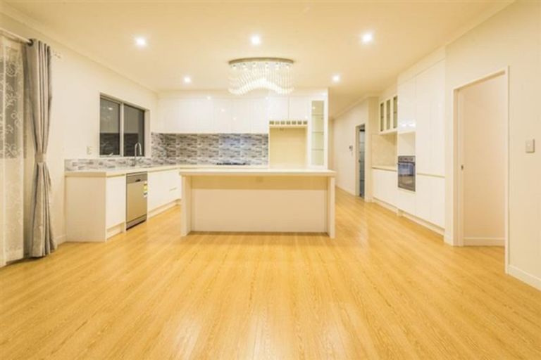 Photo of property in 69 Rosewell Crescent, Flat Bush, Auckland, 2019
