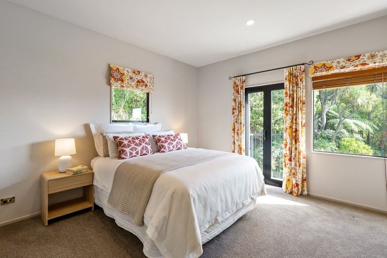 Photo of property in 52 Walter Road, Lowry Bay, Lower Hutt, 5013