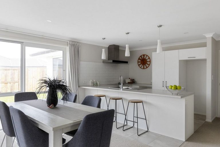 Photo of property in 24 Te Kio Crescent, Papamoa Beach, Papamoa, 3118