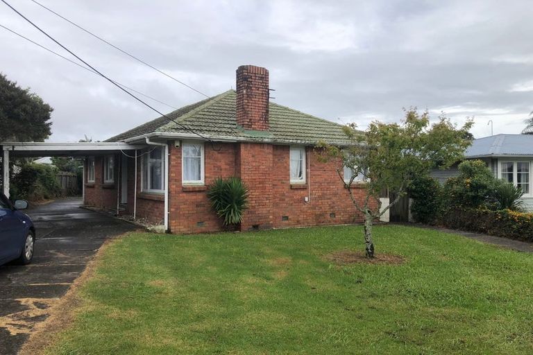 Photo of property in 40 Flanshaw Road, Te Atatu South, Auckland, 0610