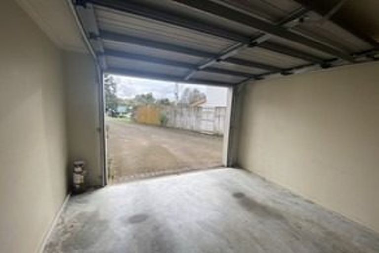 Photo of property in 37 Tiri Tiri Road, Birkdale, Auckland, 0626