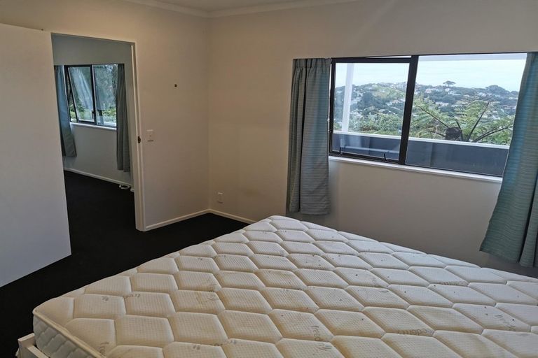 Photo of property in 15 Inverell Way, Seatoun, Wellington, 6022