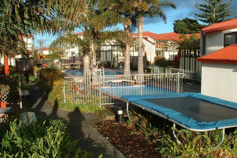 Photo of property in 2/54 Golf Road, Mount Maunganui, 3116