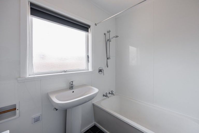 Photo of property in 10a Howard Road, Taradale, Napier, 4112