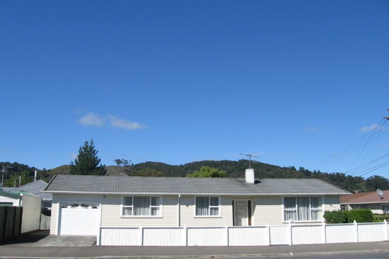 Photo of property in 5 Brown Street, Wallaceville, Upper Hutt, 5018