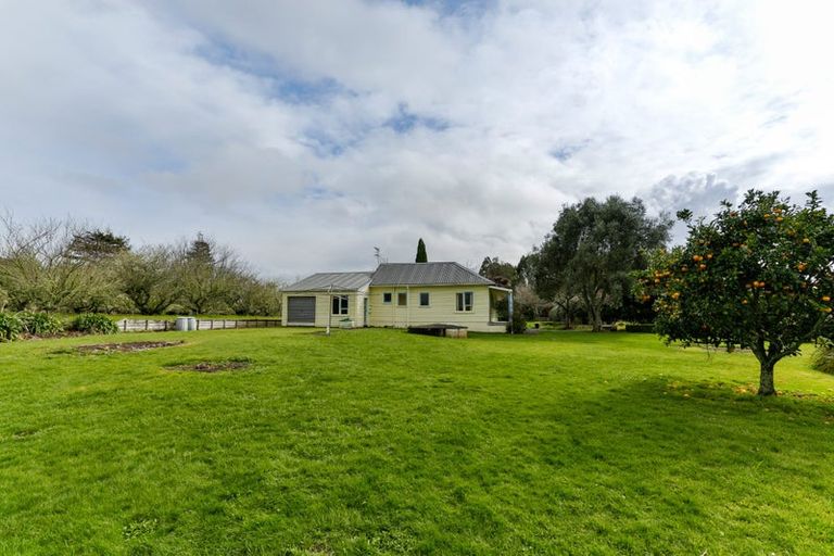 Photo of property in 76 Riverland Road, Kumeu, 0892
