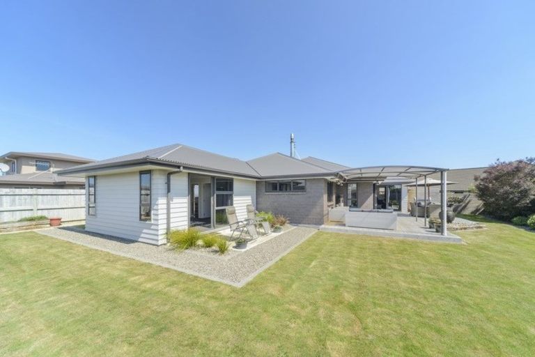 Photo of property in 25 Trump Place, Kelvin Grove, Palmerston North, 4414