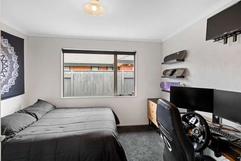 Photo of property in 28 Branigan Parade, Kelvin Grove, Palmerston North, 4414