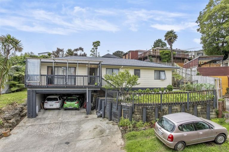 Photo of property in 58e Sunnyside Road, Sunnyvale, Auckland, 0612