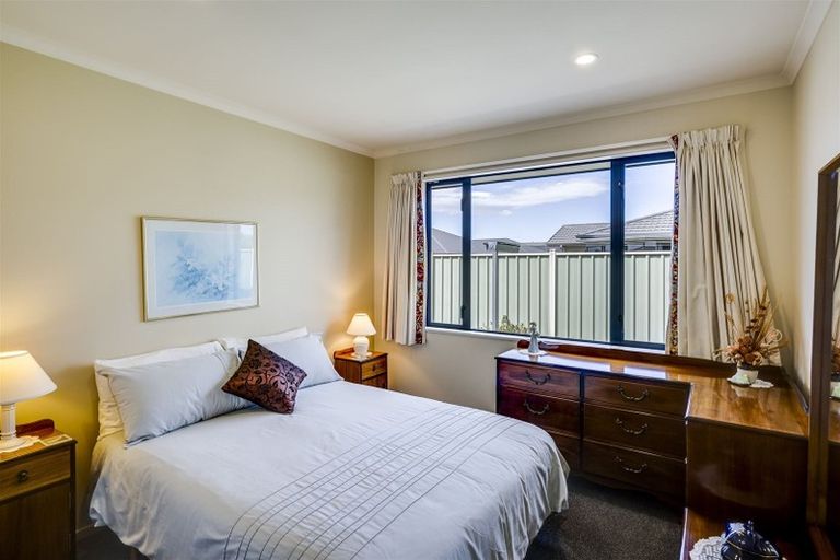 Photo of property in 2 Chelsea Drive, Taradale, Napier, 4112