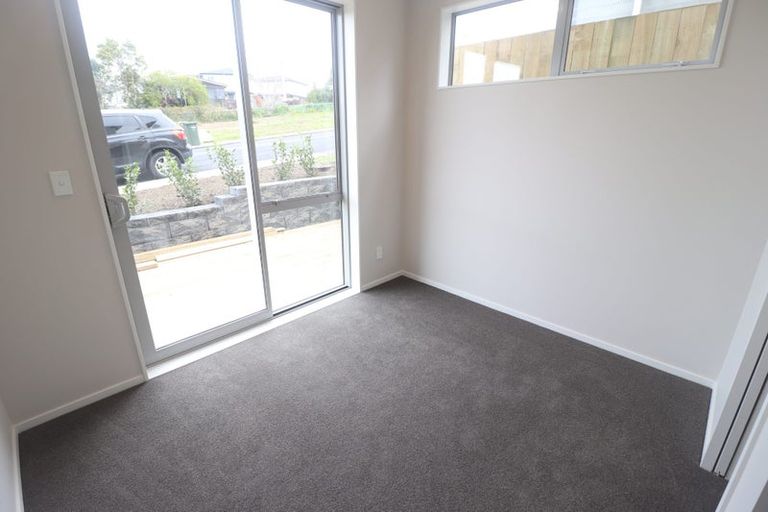 Photo of property in 2a Crystal Avenue, Te Atatu South, Auckland, 0602