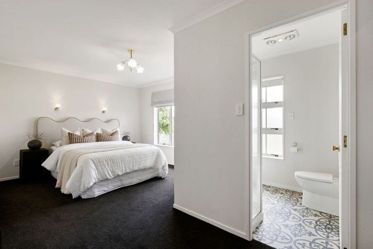 Photo of property in 2 Maahutaupeke Place, St Andrews, Hamilton, 3200