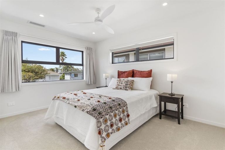 Photo of property in 20 Lynton Road, Bucklands Beach, Auckland, 2012