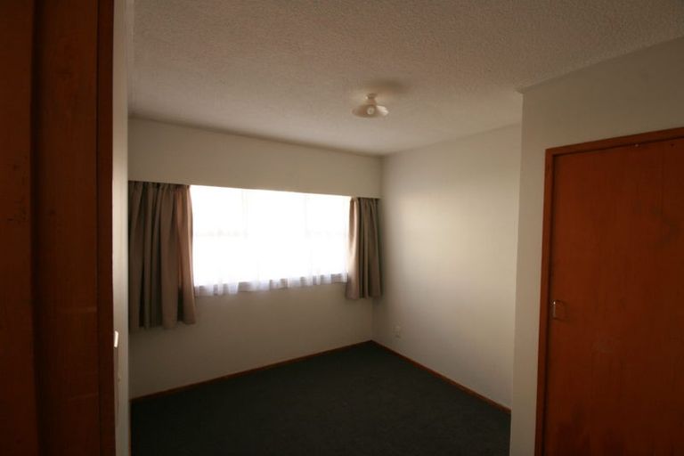 Photo of property in 64a Clayburn Road, Glen Eden, Auckland, 0602