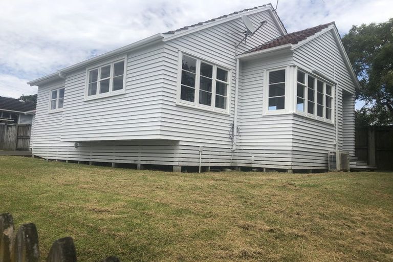 Photo of property in 182 Beach Haven Road, Beach Haven, Auckland, 0626