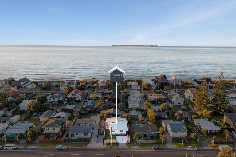 Photo of property in 1209 Papamoa Beach Road, Papamoa Beach, Papamoa, 3118