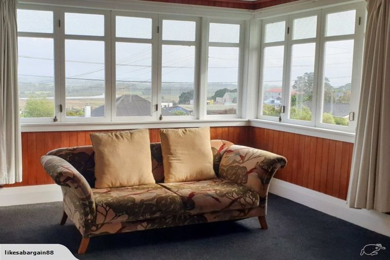 Photo of property in 25 Porter Crescent, Helensville, 0800