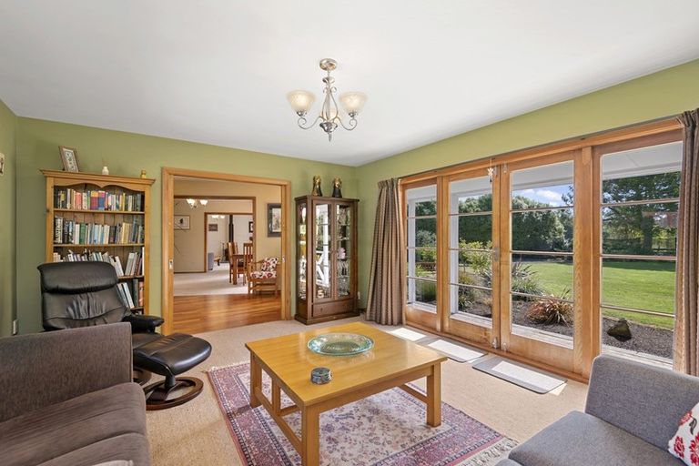 Photo of property in 21 Mcsaveneys Road, Marshland, Christchurch, 8051